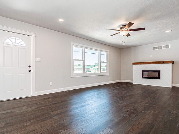 4th image of 4905 Eureka Dr
