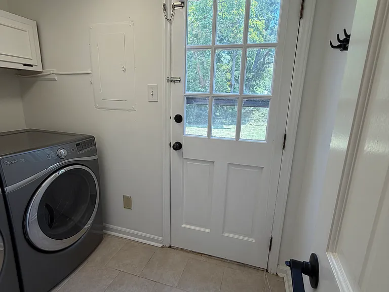337 E Millbrook Rd — Photo 13