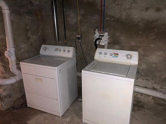3rd image of 1915 E Cambria St Unit 2