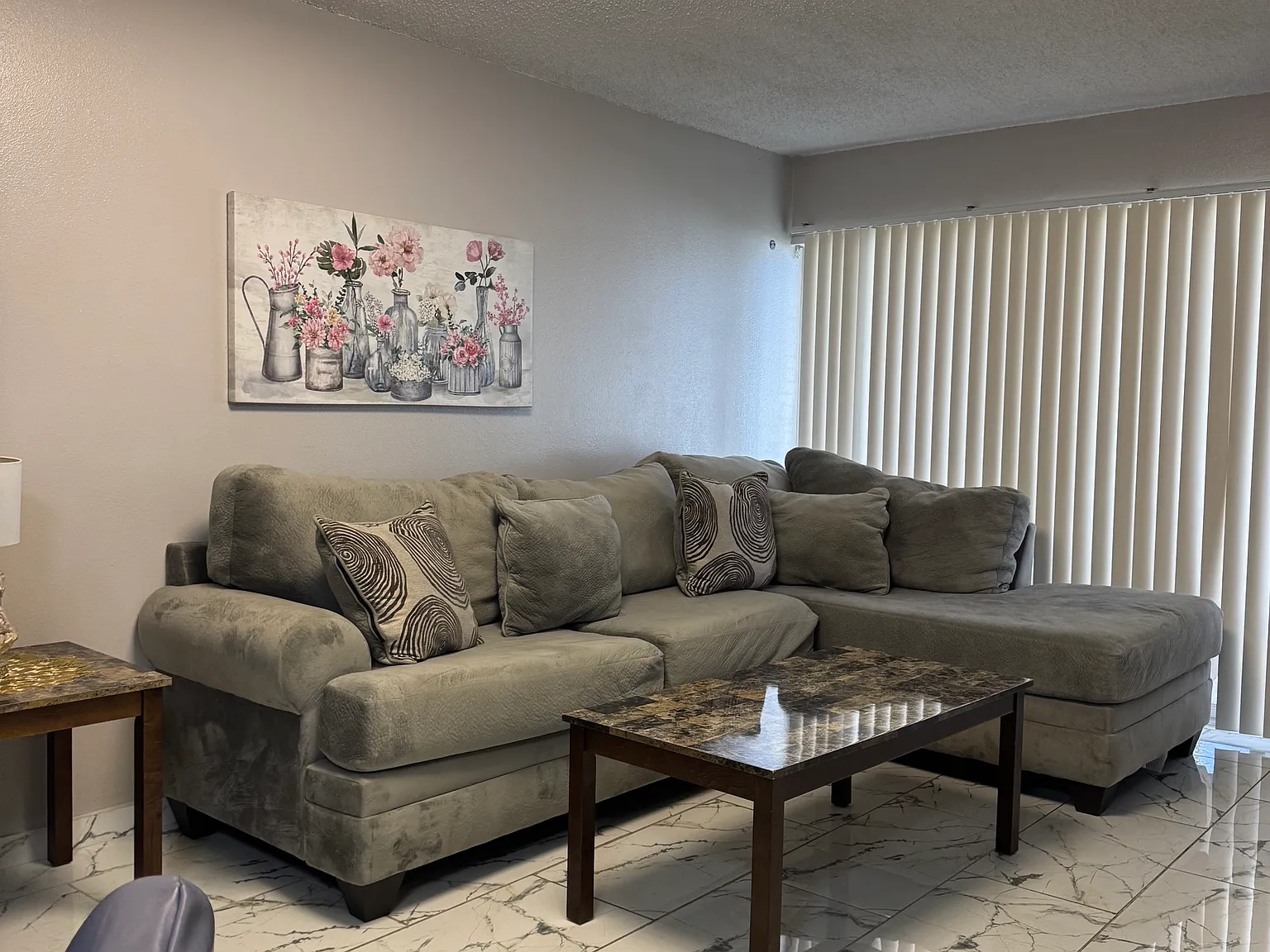 2 bed, 1.5 bath, 825 sqft, $1,600 — Photo 2