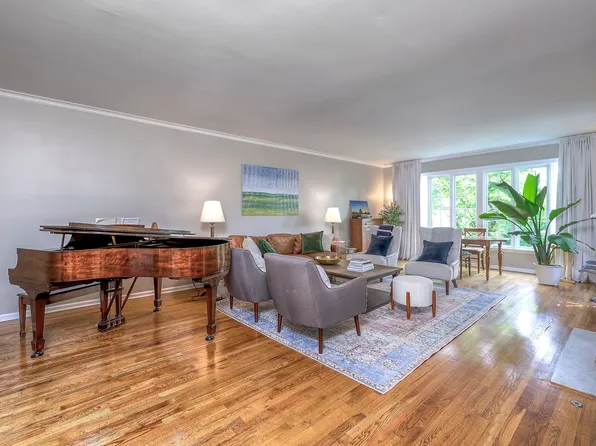 8451 Somerset Dr, Overland Park, KS 66207