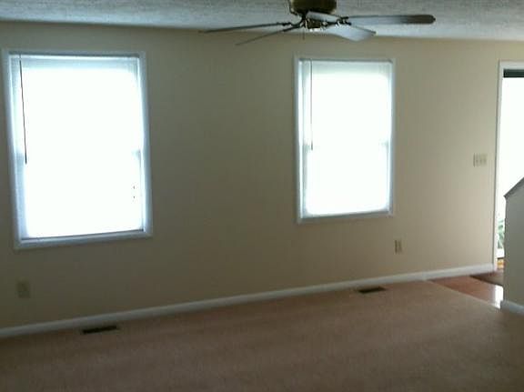 2nd image of 643 Holiday Dr