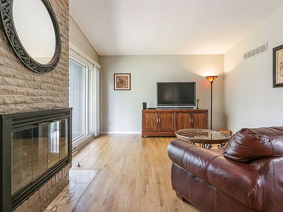 4th image of 10801 W 92nd St