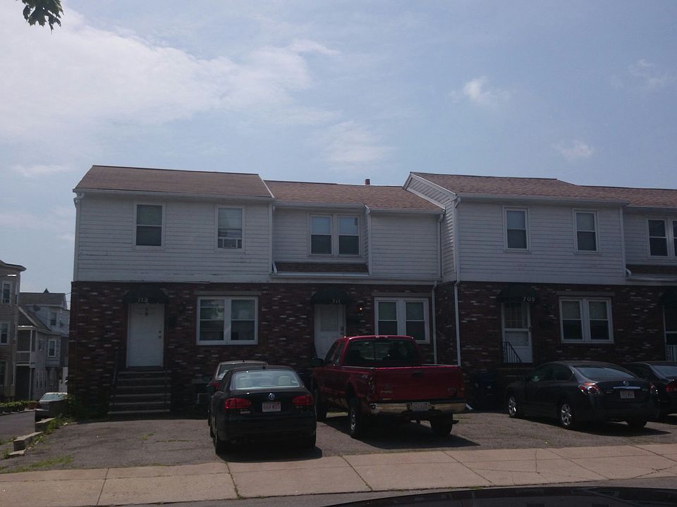 2nd image of 711 E 6th St