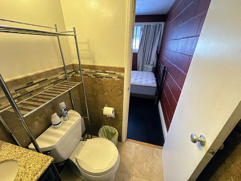 1427 Alexander St #208 — Photo 11