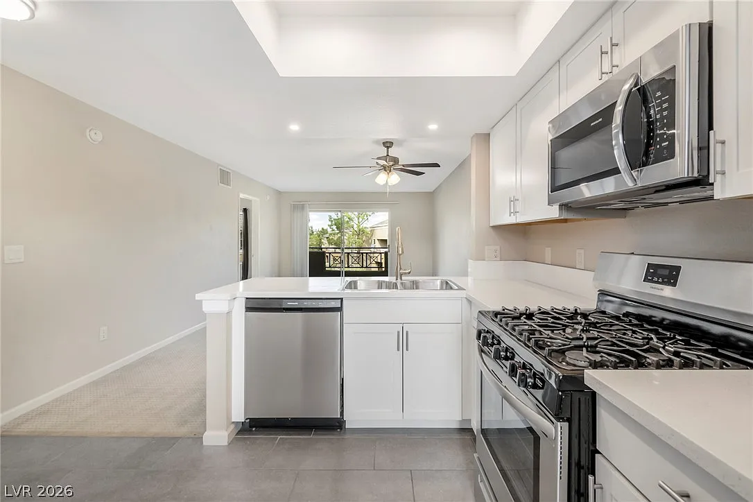 2 bed, 1.0 bath, 836 sqft, $1,295 — Photo 4