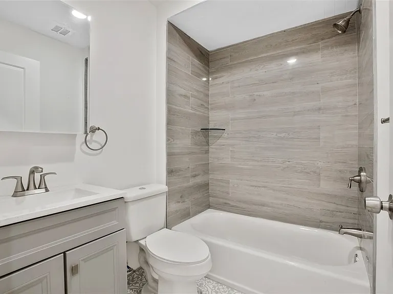 300 Halladay St #1 — Photo 17