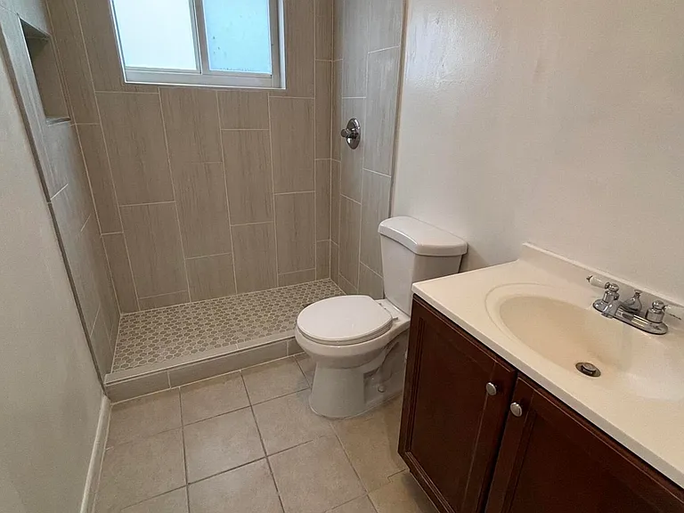 11421 NW 39th Pl — Photo 15