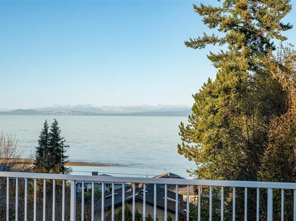 350 Garrett Rd, Qualicum Beach, BC V9K 1H4