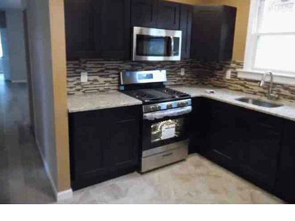 2nd image of 121 Brookwood St #2