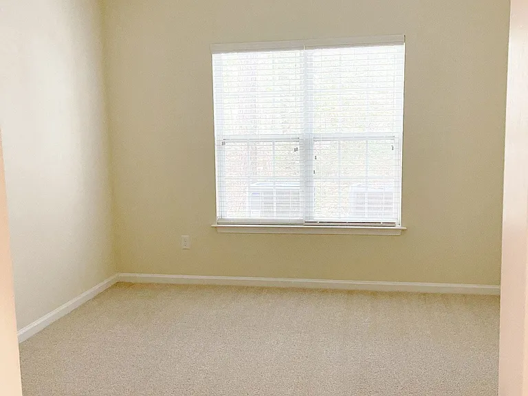 Clairmont at Farmgate — Photo 31