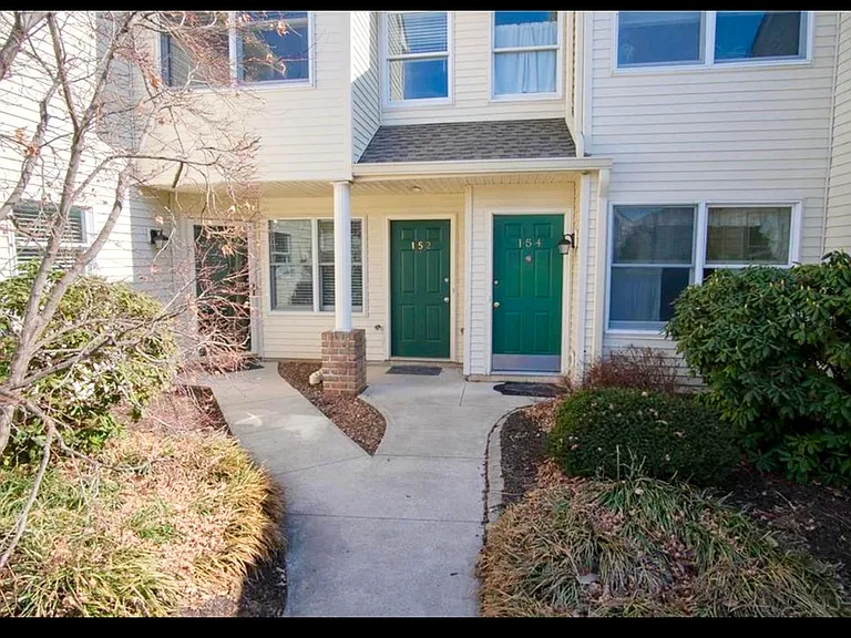 152 Lindfield Cir — Photo 1