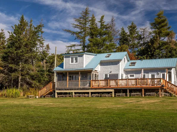 294 Bruce Point Rd, Saint George's Parish, PE C0A 1G0