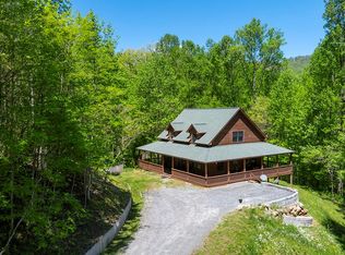 224 Santeetlah Heights Dr, Robbinsville, NC 28771