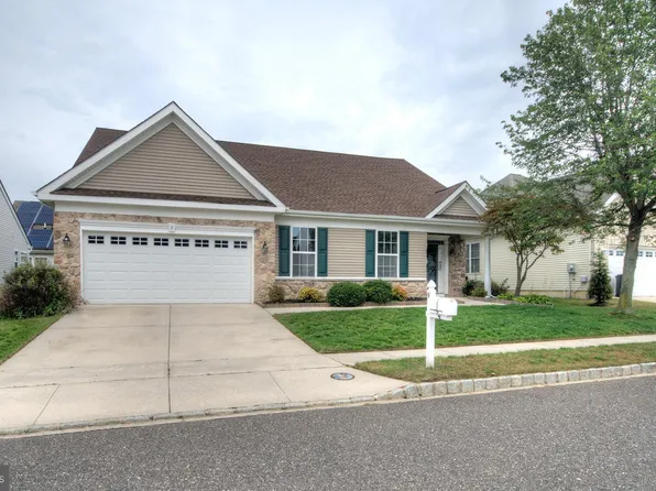 9 Kristian Dr, Sicklerville, NJ 08081