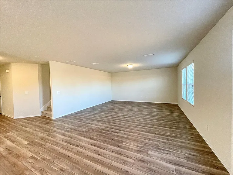 16020 Rein Ave — Photo 6