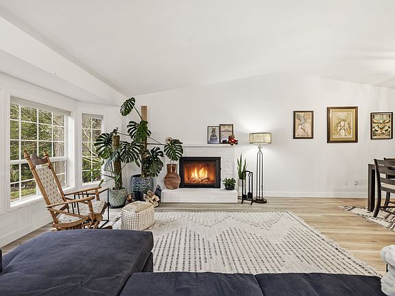 3rd image of 11808 17th Avenue Ct NW