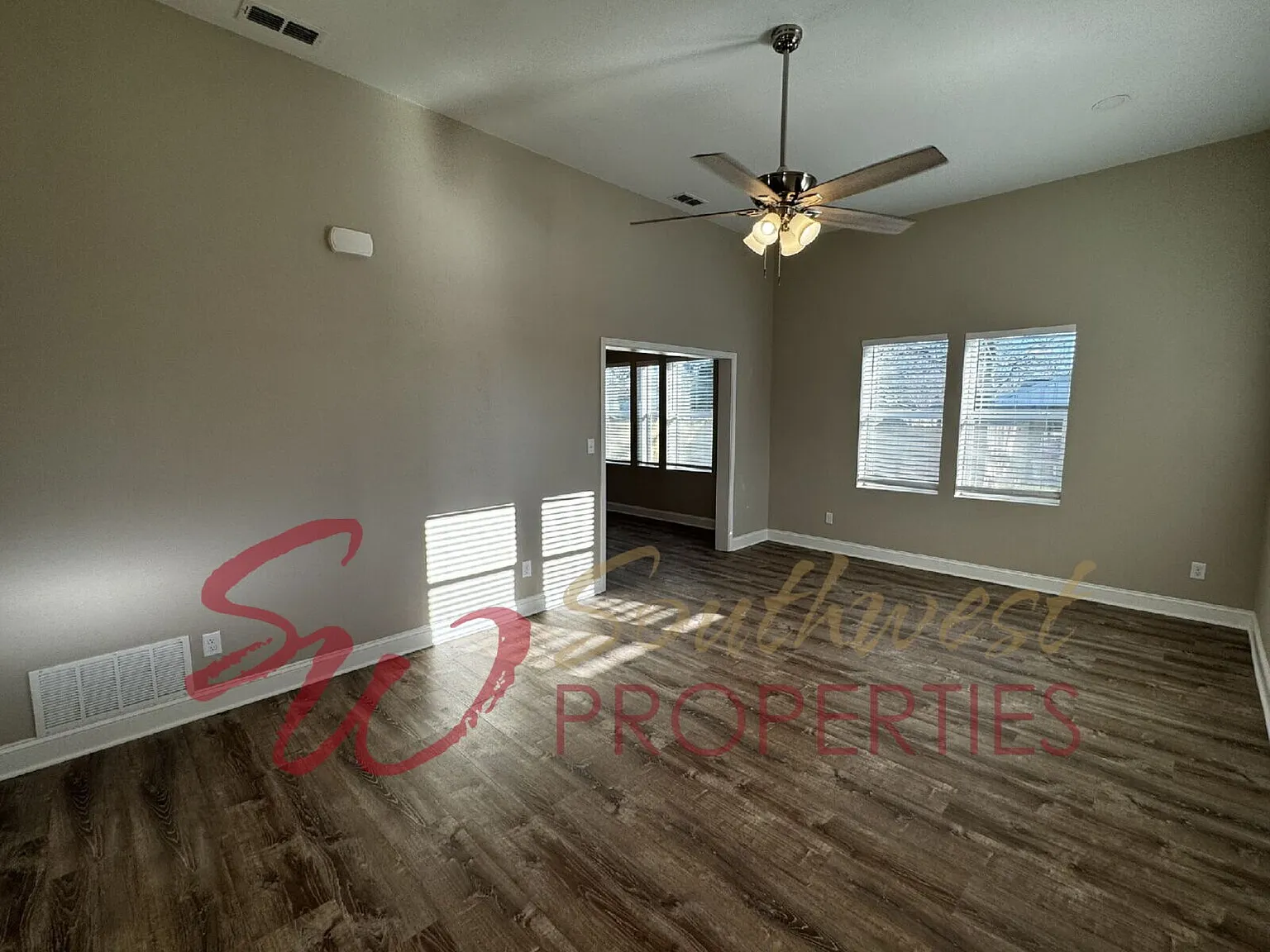 3 bed, 2.0 bath, 1482 sqft, $2,050 — Photo 4