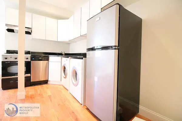 Rented by Metropolitan Property Group | media 25