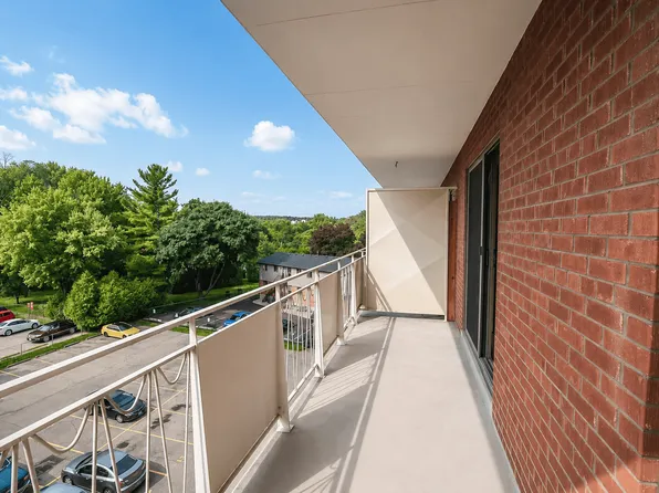 Birchwood Apartments, 484 Queenston Rd #B32, Hamilton, ON L8K 1J4
