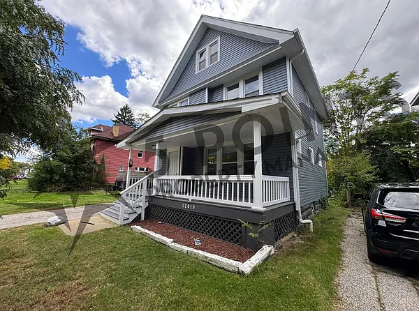 4 bed, 1.5 bath, 2143 sqft, $1,497 — Photo 2