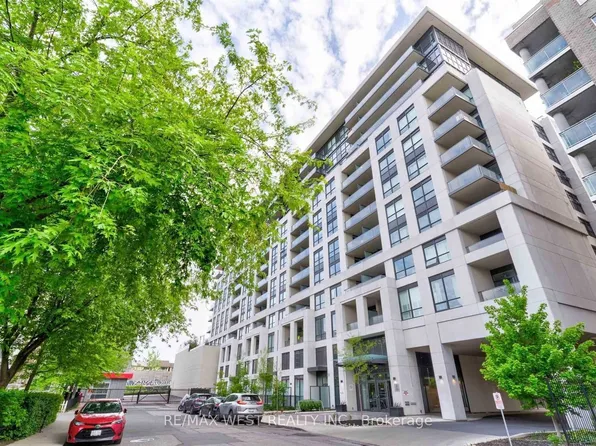 8 Trent Ave #426, Toronto, ON M4C 0A6