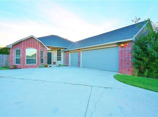 10036 SW 25th St, Yukon, OK 73099