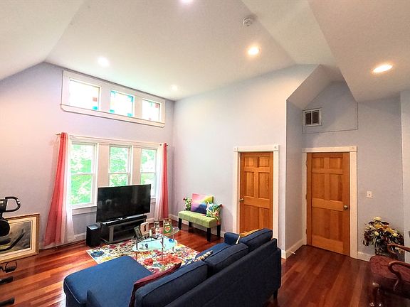2nd image of 142 Blue Hills Pkwy #2