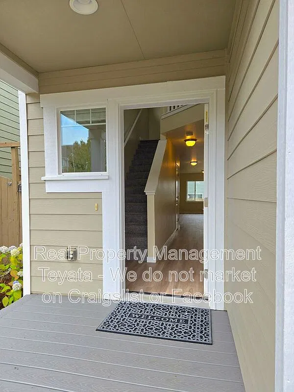 3 bed, 2.5 bath, 1435 sqft, $2,800 — Photo 3