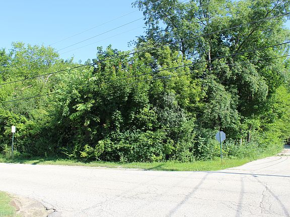 4th image of 31918 Hillside Dr