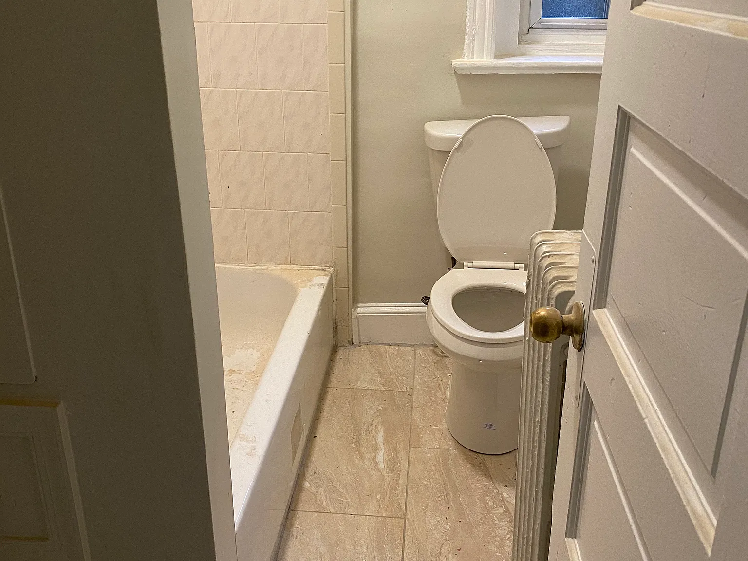 4 bed, 1488 sqft, $6,382 — Photo 2