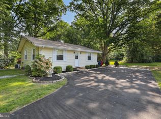 20 McMichael Ave, Somerdale, NJ 08083