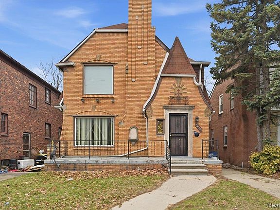 4th image of 17159 Indiana St