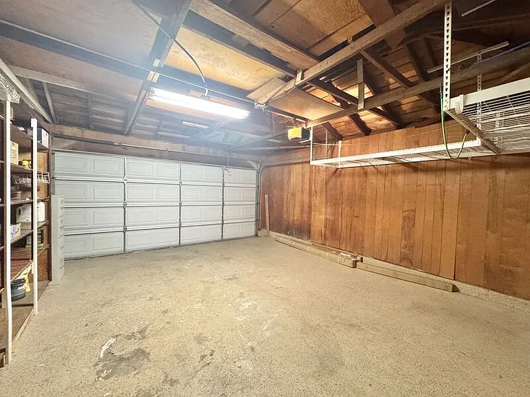 1530 Rogue St — Photo 22