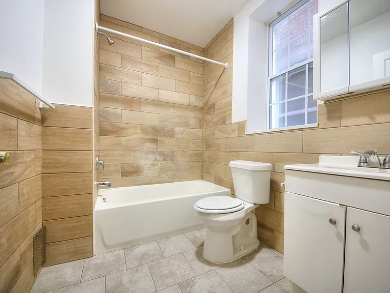 4637 Virginia Ave — Photo 8