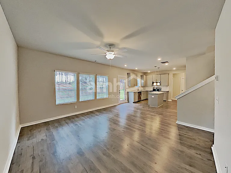 518 Camp Dr — Photo 5