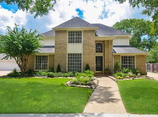 3827 W Wisteria Cir, Sugar Land, TX 77479