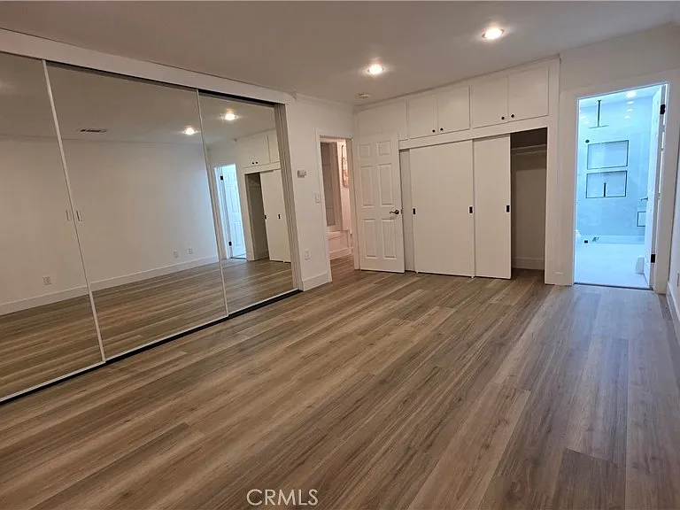 18224 Chatsworth St — Photo 29