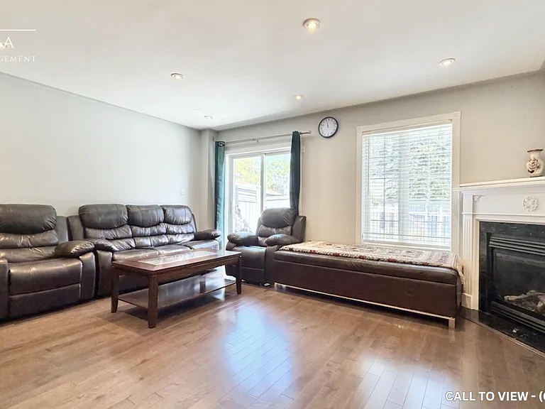 84 Olympia Cres #1 — Photo 1