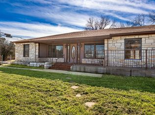 104 E 5th St, Brady, TX 76825