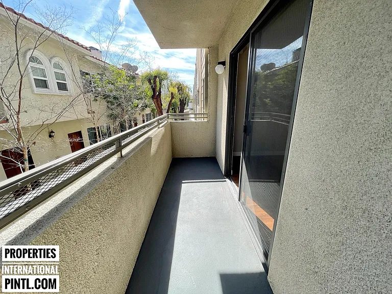 428 Hawthorne St — Photo 18