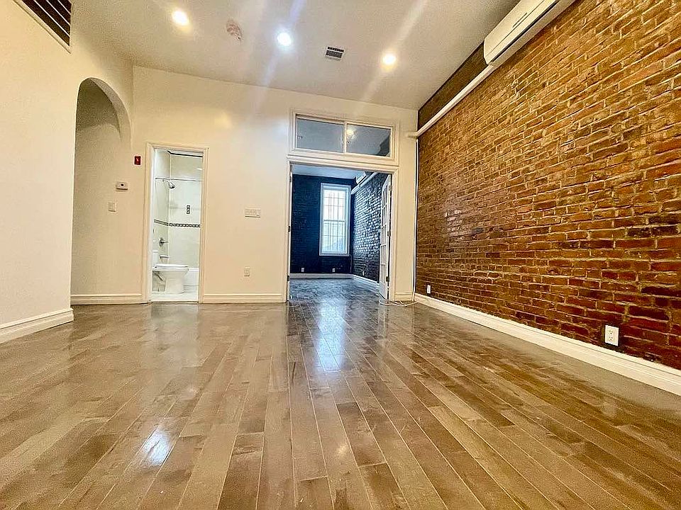 1st image of 264 Irving Ave APT 1R