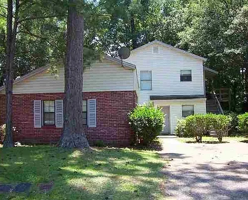2359 Claremont Ln Photo 1
