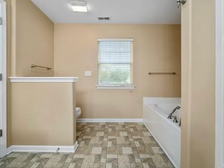 305 Adams Creek Rd — Photo 10