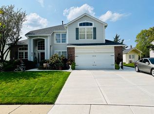 856 Tamarac Dr, Carol Stream, IL 60188