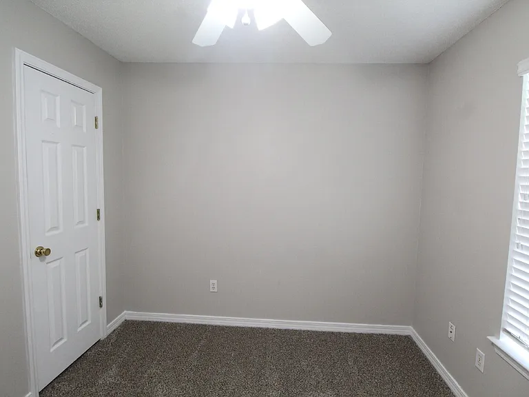 7680 Chablis Cir — Photo 16