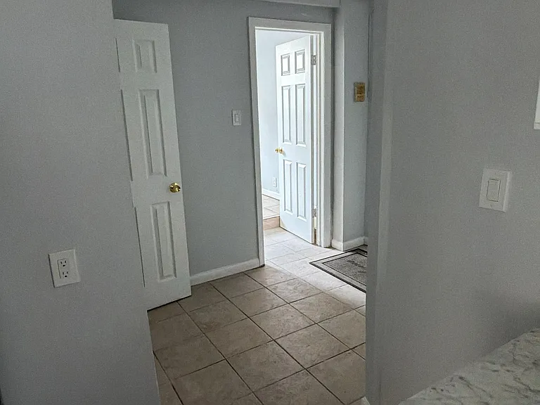 6 Rutgers Ave #B — Photo 10