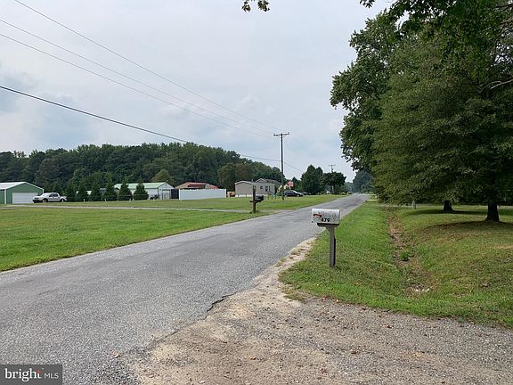 3rd image of 479 Scotts Corner Rd