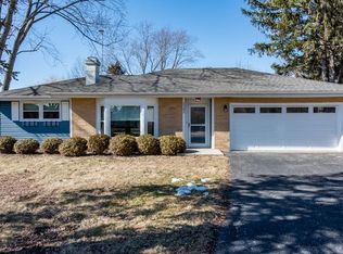 2302 Glendale Ct, Lindenhurst, IL 60046