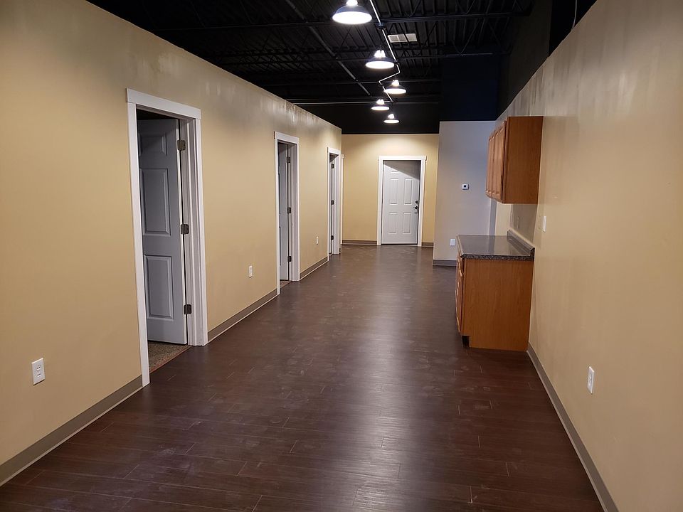 1st image of 75 Westgate Dr